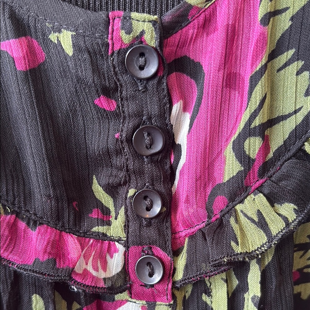 Living Doll Floral Sleeveless Sheer Top with Ruffle hem - Picture 4 of 9